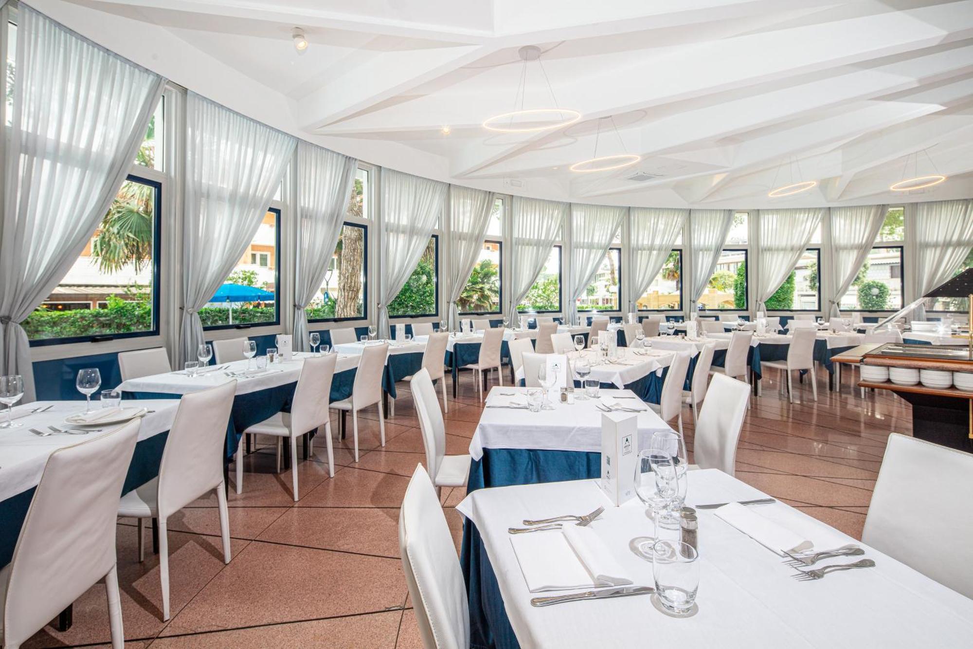 Hotel Medusa Splendid Lignano Sabbiadoro Exterior photo