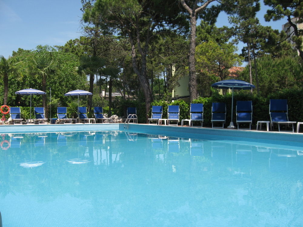Hotel Medusa Splendid Lignano Sabbiadoro Exterior photo